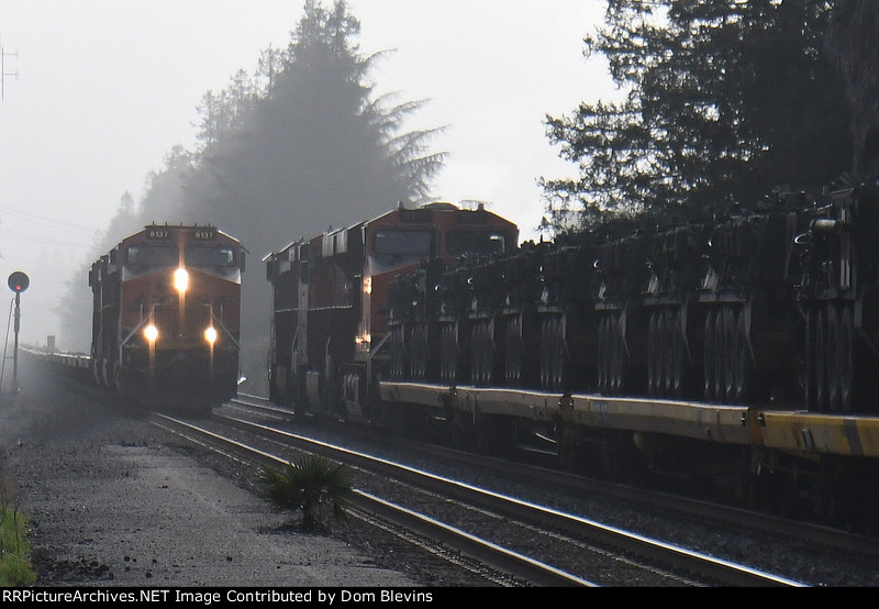 BNSF 4974 Meets BNSF 8137 on UP Tracks! 